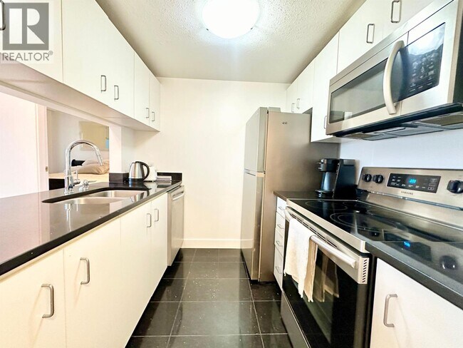 Building Photo - 438 Seymour St