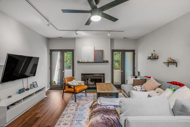 Foto del edificio - 501 Fenton Pl