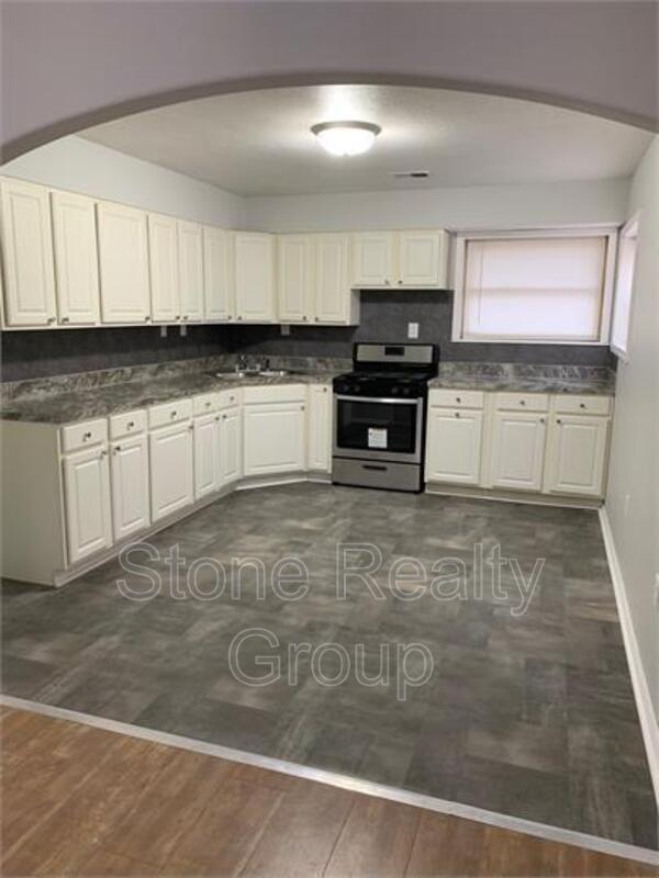 Building Photo - 2955 S 13 1/2 St