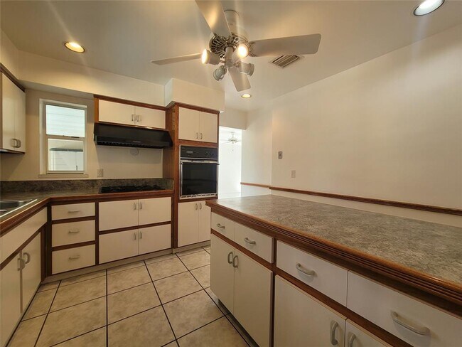 Foto del edificio - 2721 SW 18th St