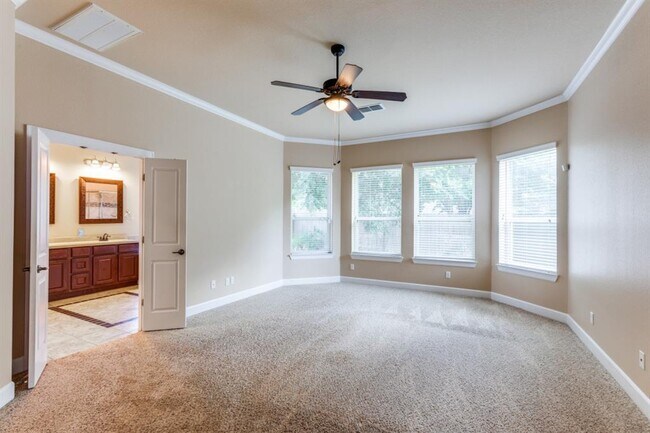 Building Photo - 413 Navigator Dr