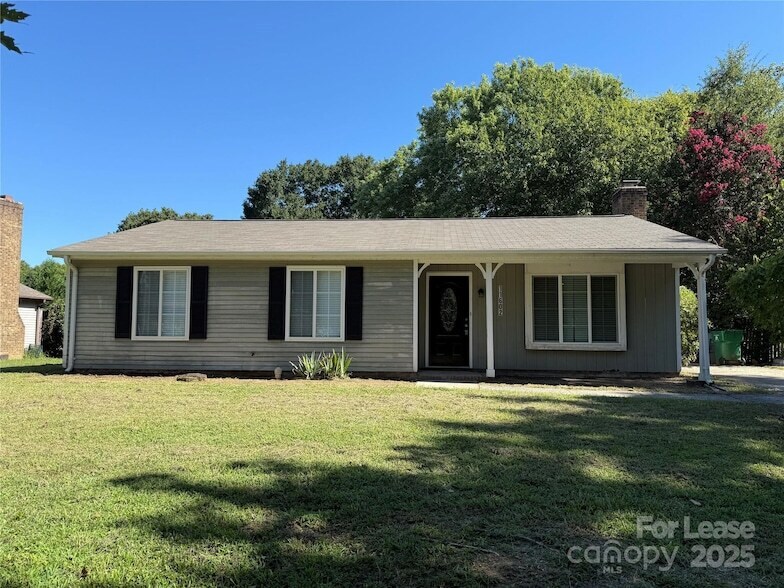 Foto principal - 11602 Green Willow Ln