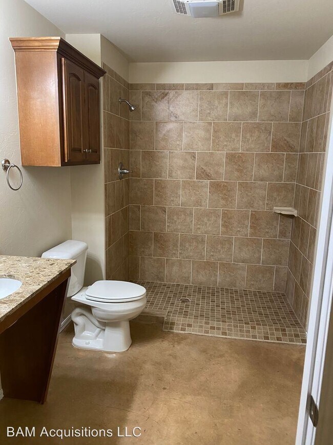 Foto del edificio - 2428 Ellis Dr