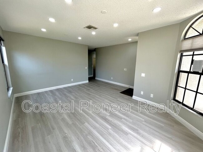 Building Photo - 8755 Huntfield St