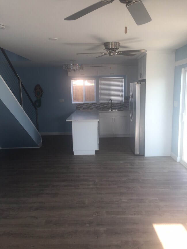 Dining and Kitchen area - 5139 Bellvale Ave