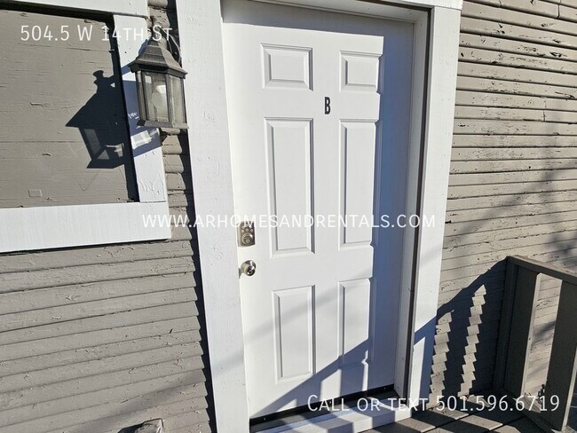 Building Photo - 504.5 W 14th St| $750 | 3 beds, 1 full bath