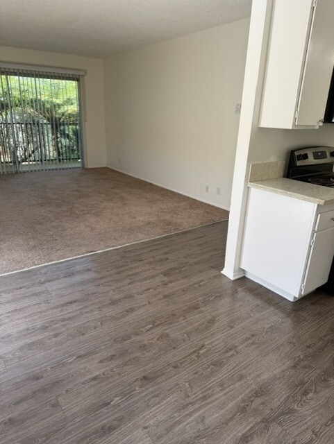 Building Photo - Casa De Oro Apartments