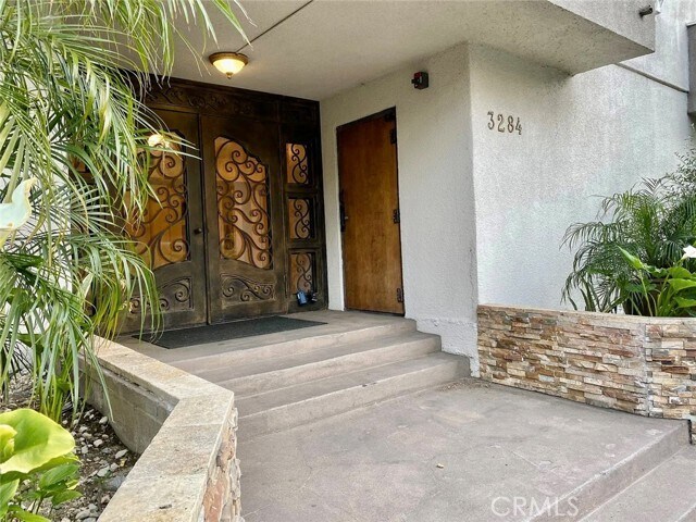 Foto del edificio - 3284 Barham Blvd
