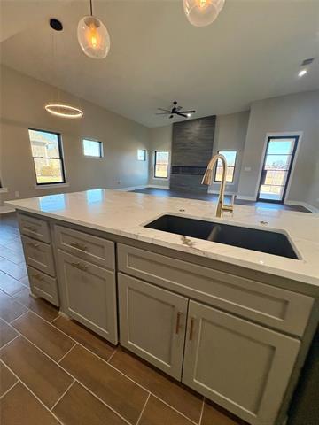 Foto del edificio - 2713 Stone Briar Dr