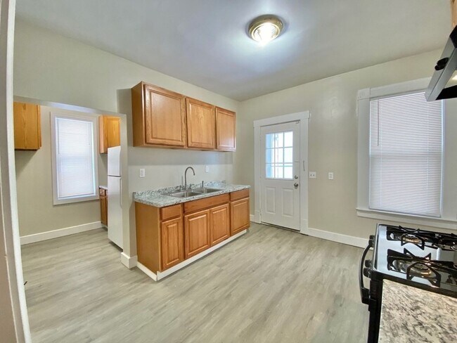 Foto del edificio - 39 Acushnet Ave