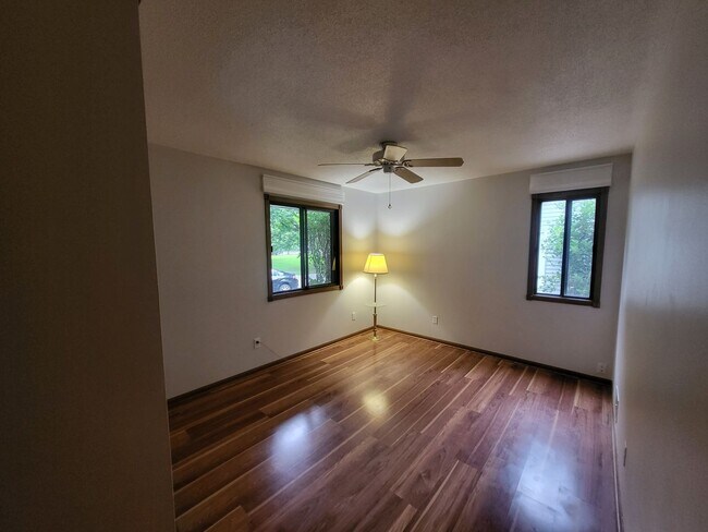 Foto del edificio - Maple Grove Townhome for Rent