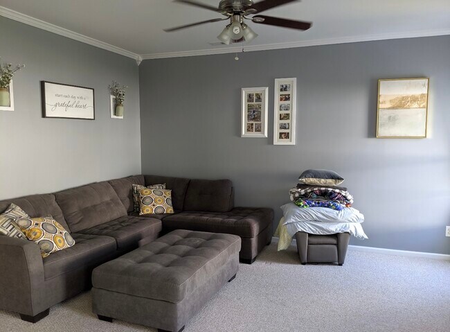 Building Photo - 8174 Rolling Glenn Dr