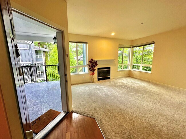 Foto del edificio - Beautiful 2BR|2BA with Washer and Dryer, T...