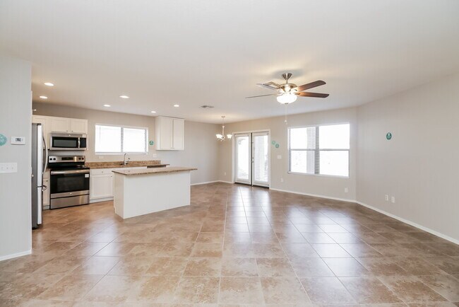 Foto del edificio - 8528 E Desert Ln