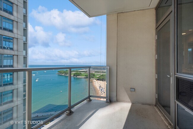 Foto del edificio - 600 N Lake Shore Dr