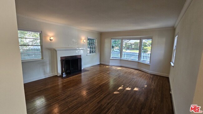 Building Photo - 2201 Cloverfield Blvd