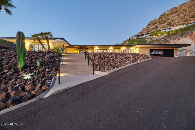 Building Photo - 4016 E Flynn Ln