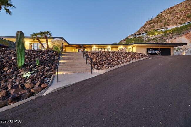 Foto del edificio - 4016 E Flynn Ln