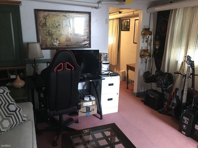 Building Photo - Studio, 1 bath 4plex - 27 Cameron Ave # 29