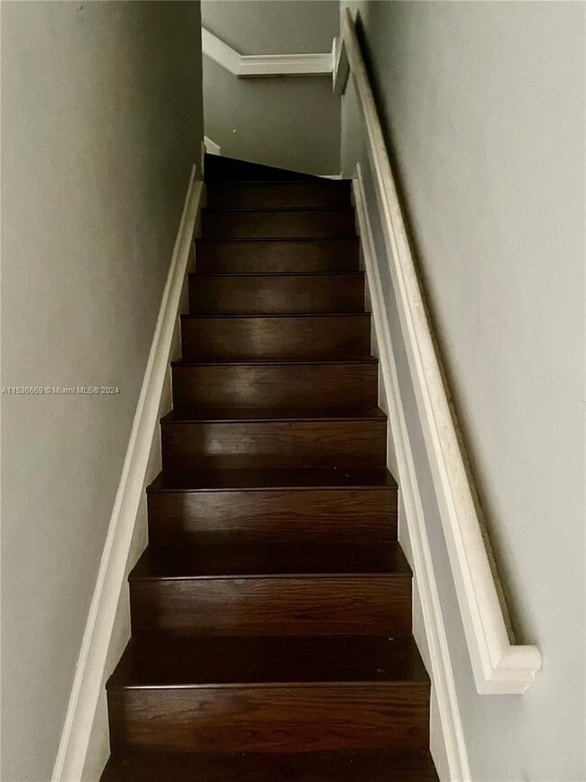 Building Photo - 3124 Coral Ridge Dr