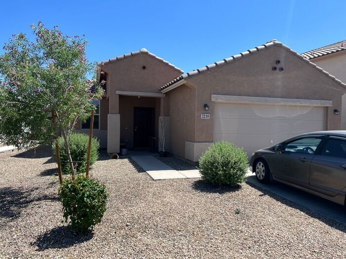 Foto principal - Amazing 3 Bed 2 Bath Home in West Pointe E...