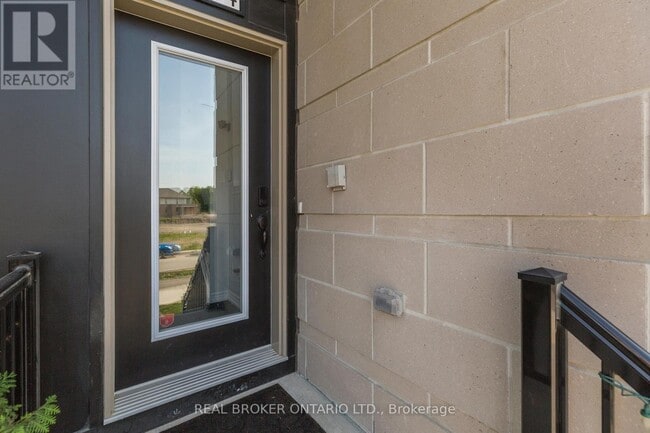 Photo du bâtiment - 1434 Hemlock Rd