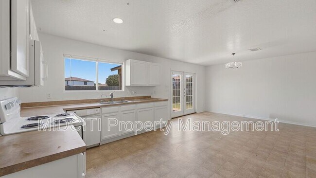 Foto del edificio - 3248 Northwest Blvd