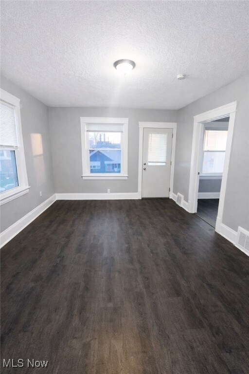 Foto del edificio - 4415 Pearse Ave