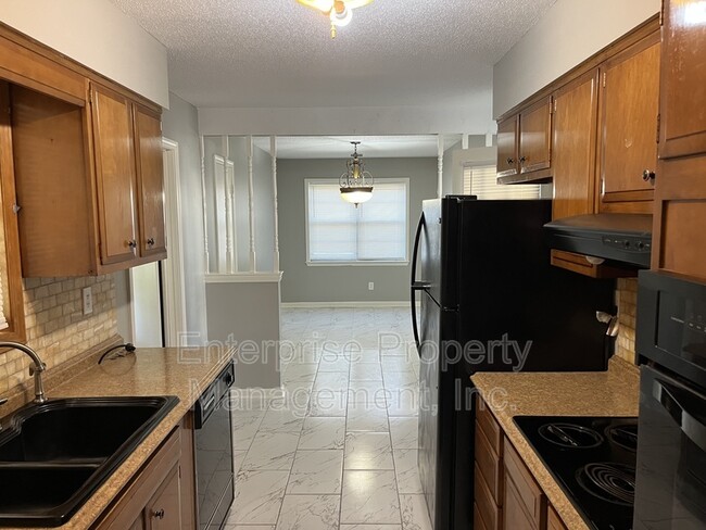 Building Photo - 4987 Leven Rd