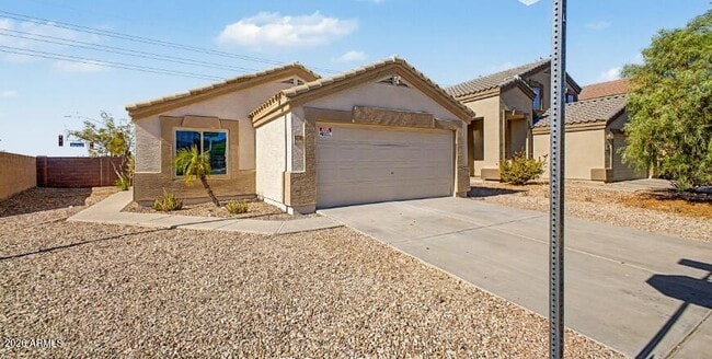 Foto del edificio - 23765 W Desert Bloom St