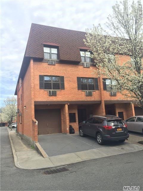 Foto del edificio - 219-65-219-67 67th Ave
