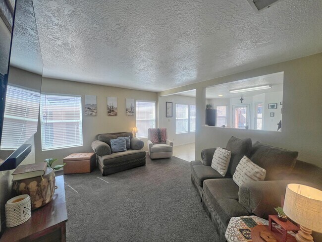 Foto del edificio - 6148 Malpais Park Ave NW