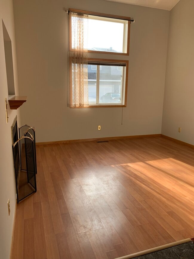 Building Photo - 679 Woodduck Dr