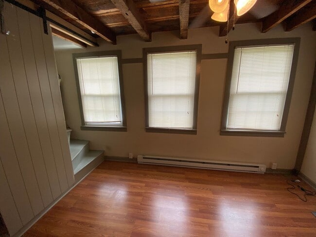 Building Photo - Single Family Home