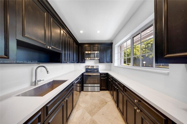 Photo - 1700 N Treasure Dr House