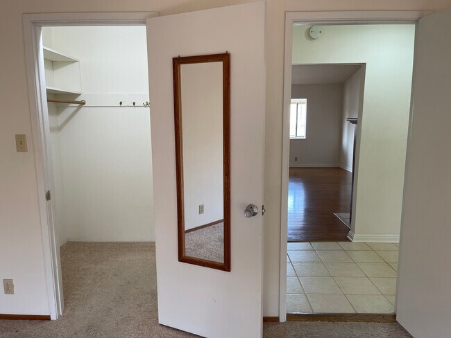 Building Photo - 214 Delfino Ave