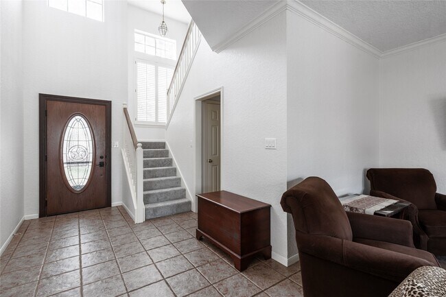 Building Photo - 4700 Broadmoor Dr