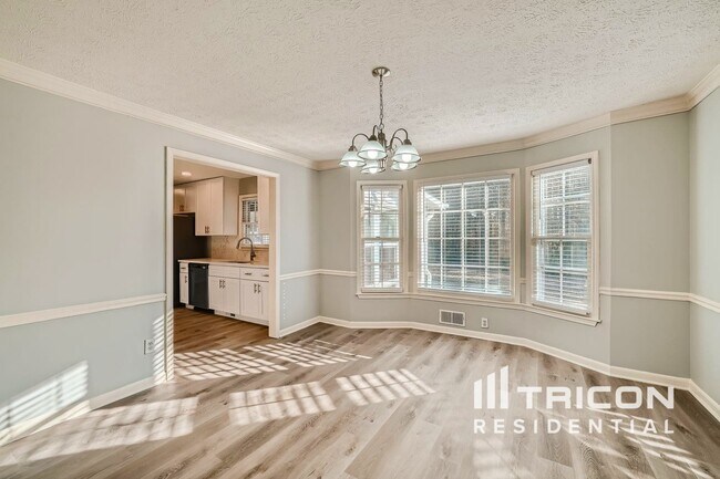 Building Photo - 135 Clearbrook Way