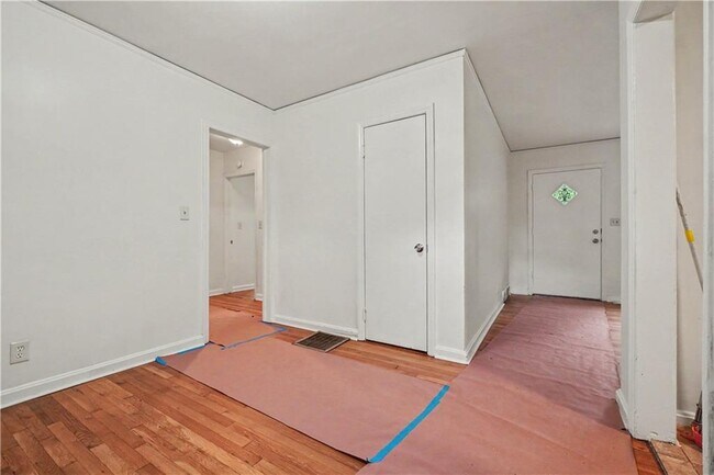 Building Photo - 2939 Belvedere Ln