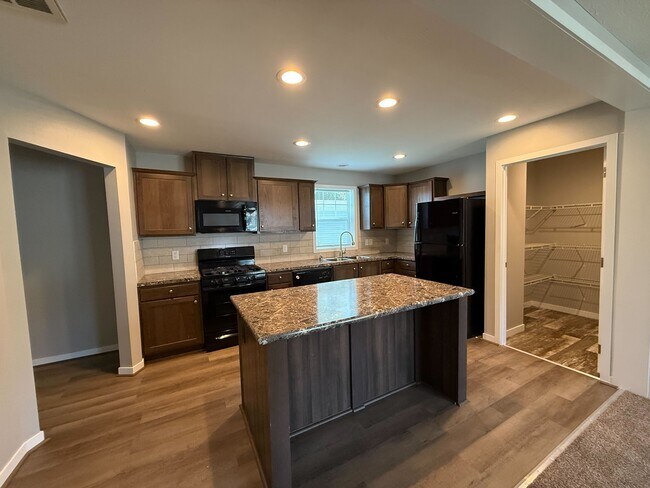 Foto del edificio - 71676 Heather Ct