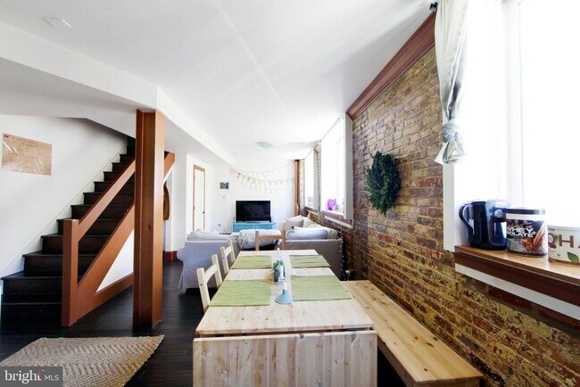 Building Photo - 443 Fairmount Ave