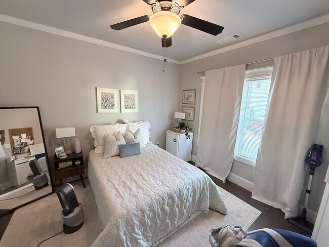 Foto del edificio - 4 BR/ 4BA Home Located on MLK