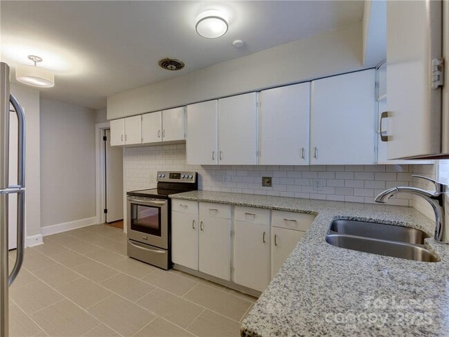 Foto del edificio - 815 Sunnyside Ave