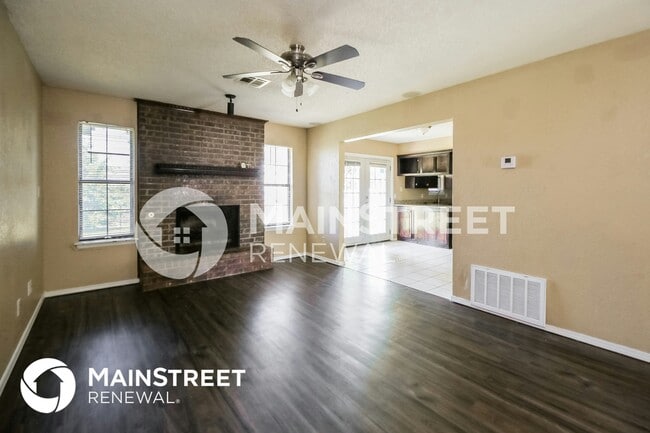 Building Photo - 8405 Bigwood Dr