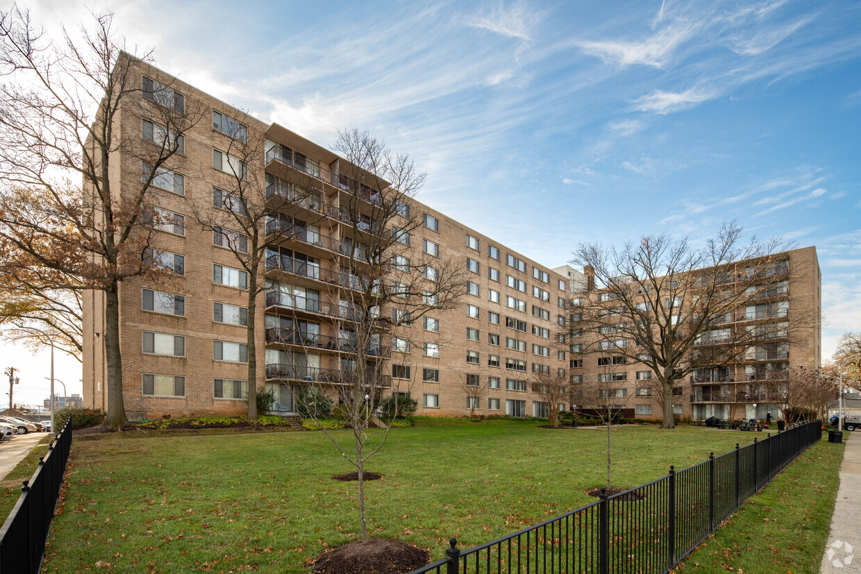 Foto del edificio - Oglethorpe Condominiums