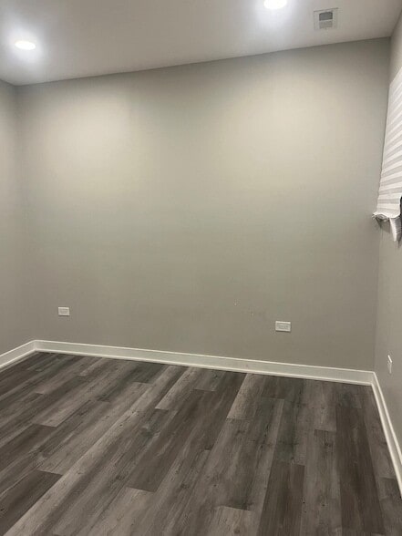 Foto del edificio - 8106 S Langley Ave