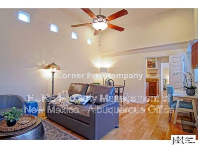 Building Photo - 404 Dartmouth Dr SE