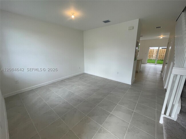Foto del edificio - 2568 SE 25th Ct