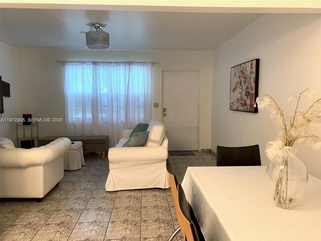 Foto del edificio - 2131 Arthur St