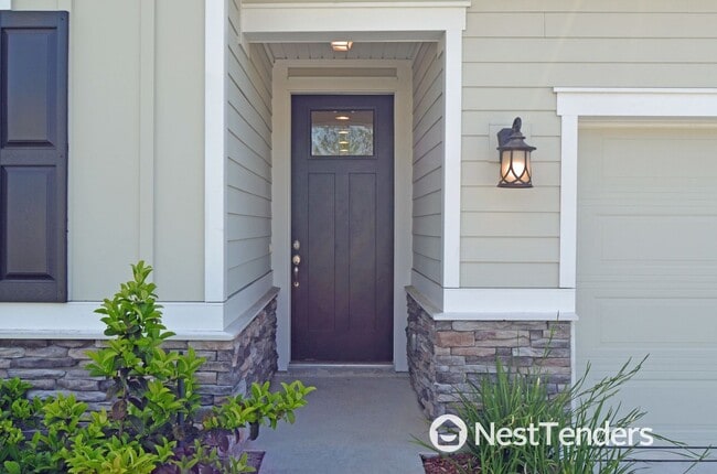 Building Photo - Like New Four Bedroom in Fernandina!